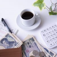 一人暮らしで生活保護は受給できる？生活保護で受け取れる金額やよくあるQ&A