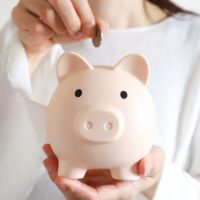 アルバイトの一人暮らしはきつい？手取りの目安や必要な初期費用