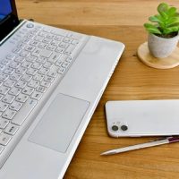 インターネット付き物件と個別契約はどっちが安い？賃貸暮らしのインターネット料金節約術を徹底解説