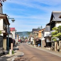 古民家の暮らしに注目！自然素材と伝統的な建築様式が奏でるハーモニーを写真で解説